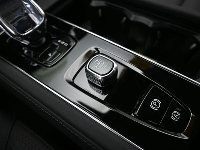 2025 Volvo XC90 B5 Plus 2025.5