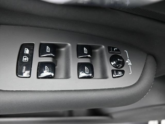 2025 Volvo XC90 B5 Plus 2025.5