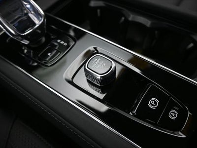 2025 Volvo XC90 B5 Plus 2025.5