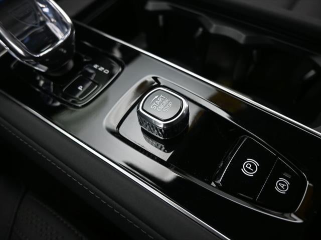 2025 Volvo XC90 B5 Plus 2025.5