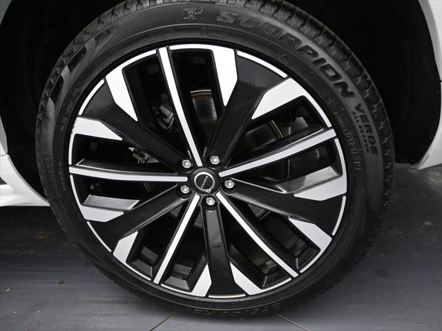 2025 Volvo XC90 B5 Plus 2025.5