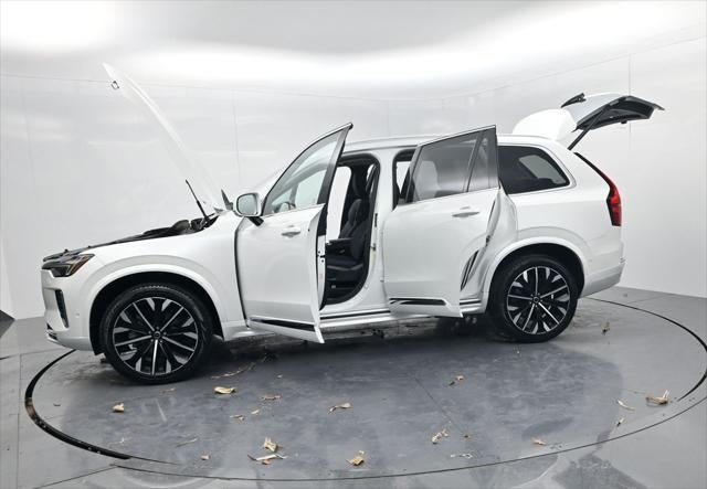 2025 Volvo XC90 B5 Plus 2025.5