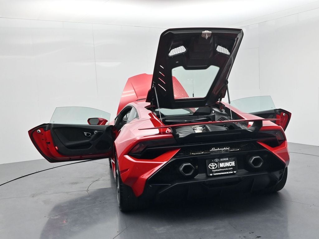 2023 Lamborghini Huracan Base