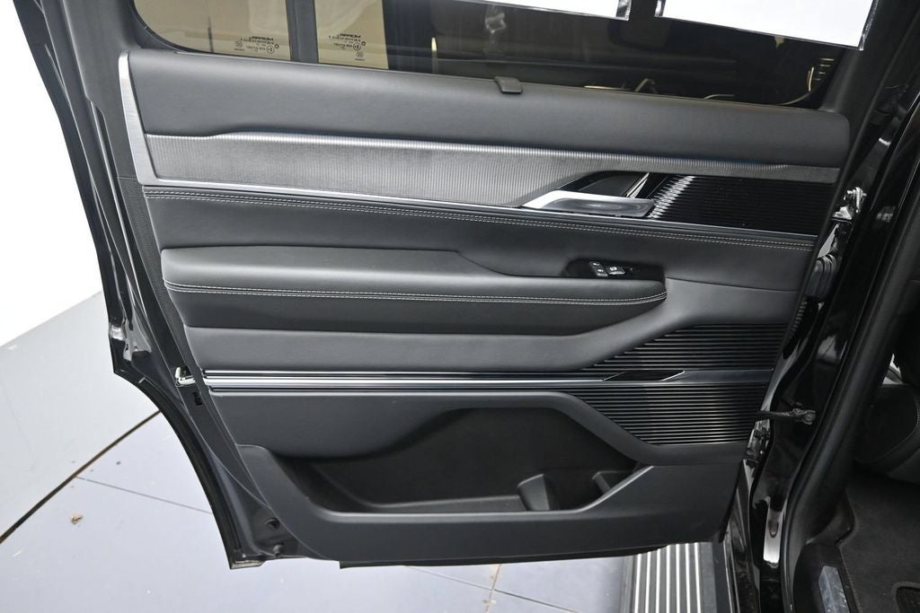 2023 Jeep Grand Wagoneer Series II