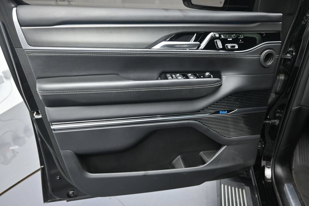 2023 Jeep Grand Wagoneer Series II