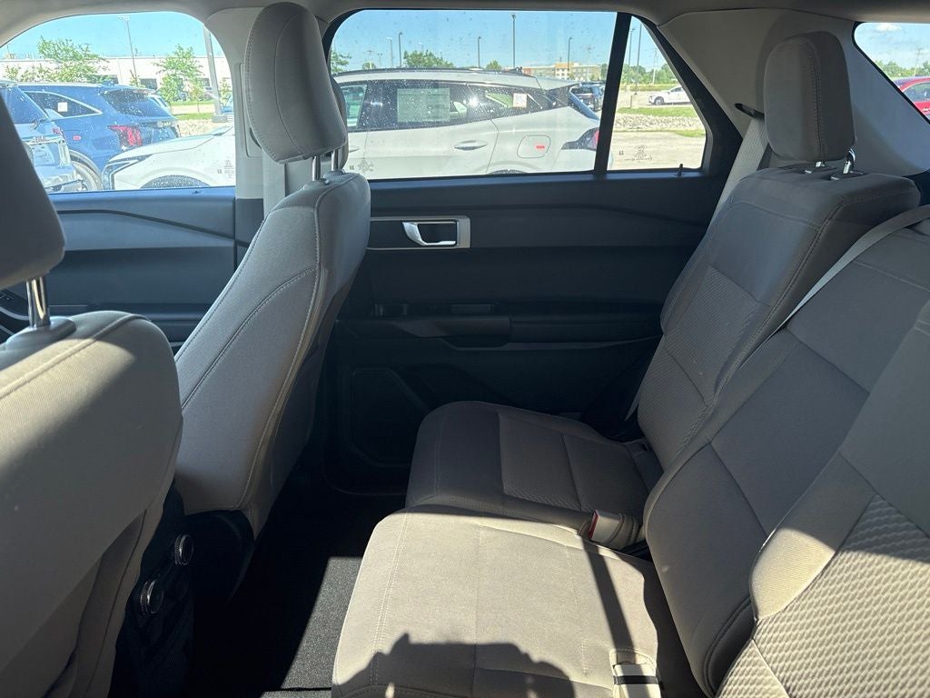 2023 Ford Explorer Base