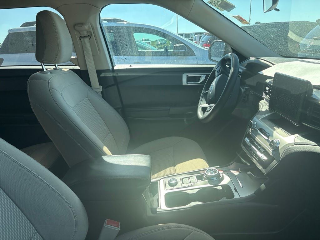 2023 Ford Explorer Base