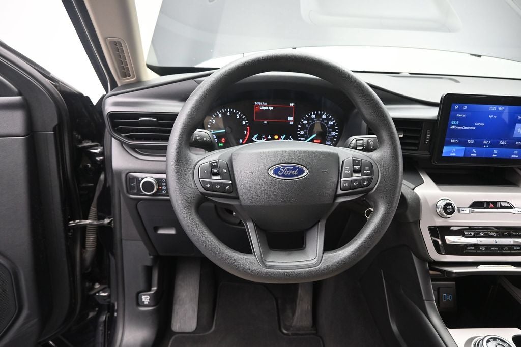 2023 Ford Explorer Base