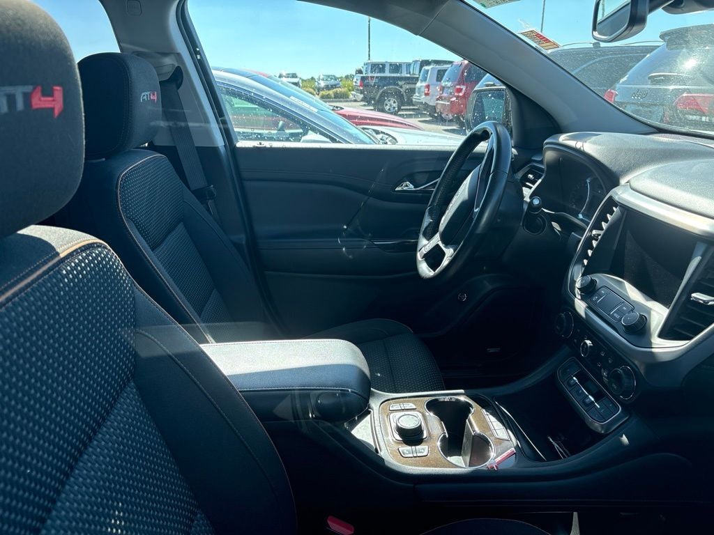 2021 GMC Acadia AT4