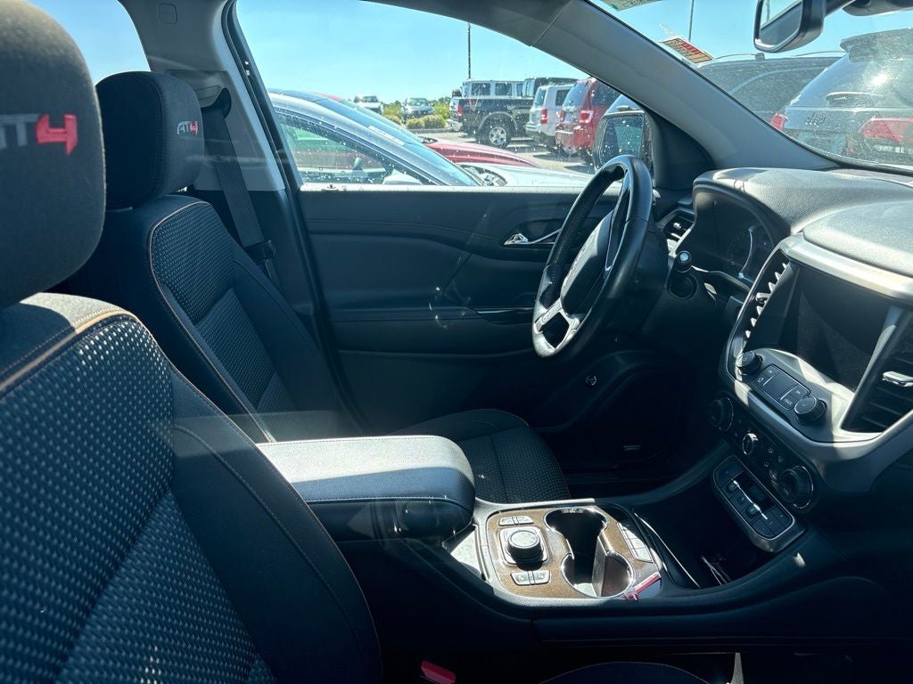 2021 GMC Acadia AT4
