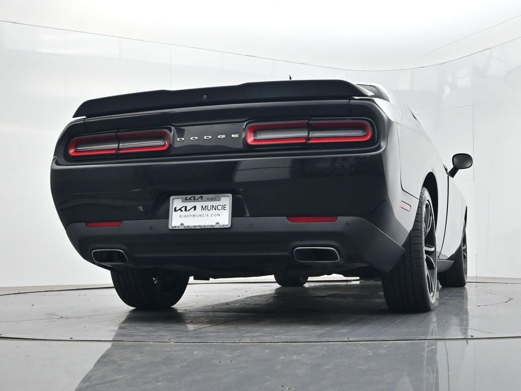 2016 Dodge Challenger SXT