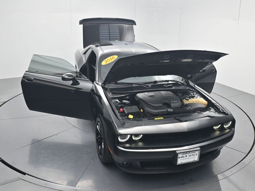 2016 Dodge Challenger SXT