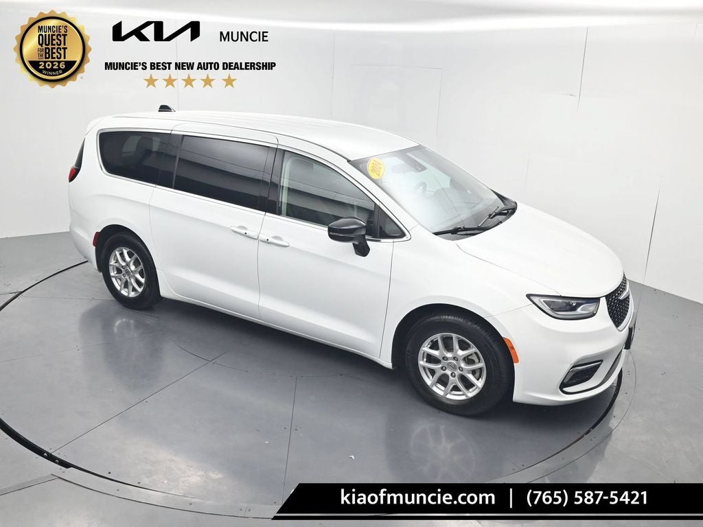 2024 Chrysler Pacifica Touring L