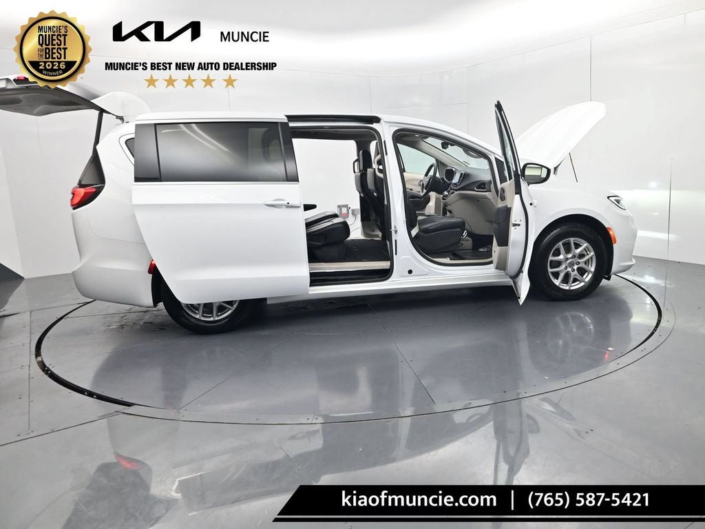 2024 Chrysler Pacifica Touring L