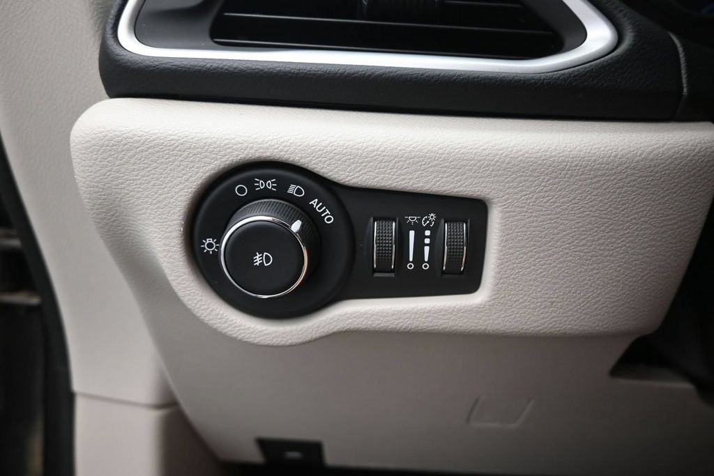 2017 Chrysler Pacifica Touring L