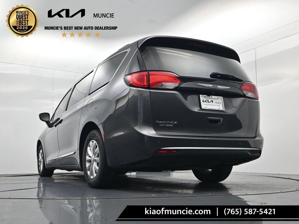 2017 Chrysler Pacifica Touring L