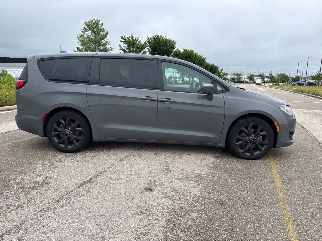 2020 Chrysler Pacifica Touring