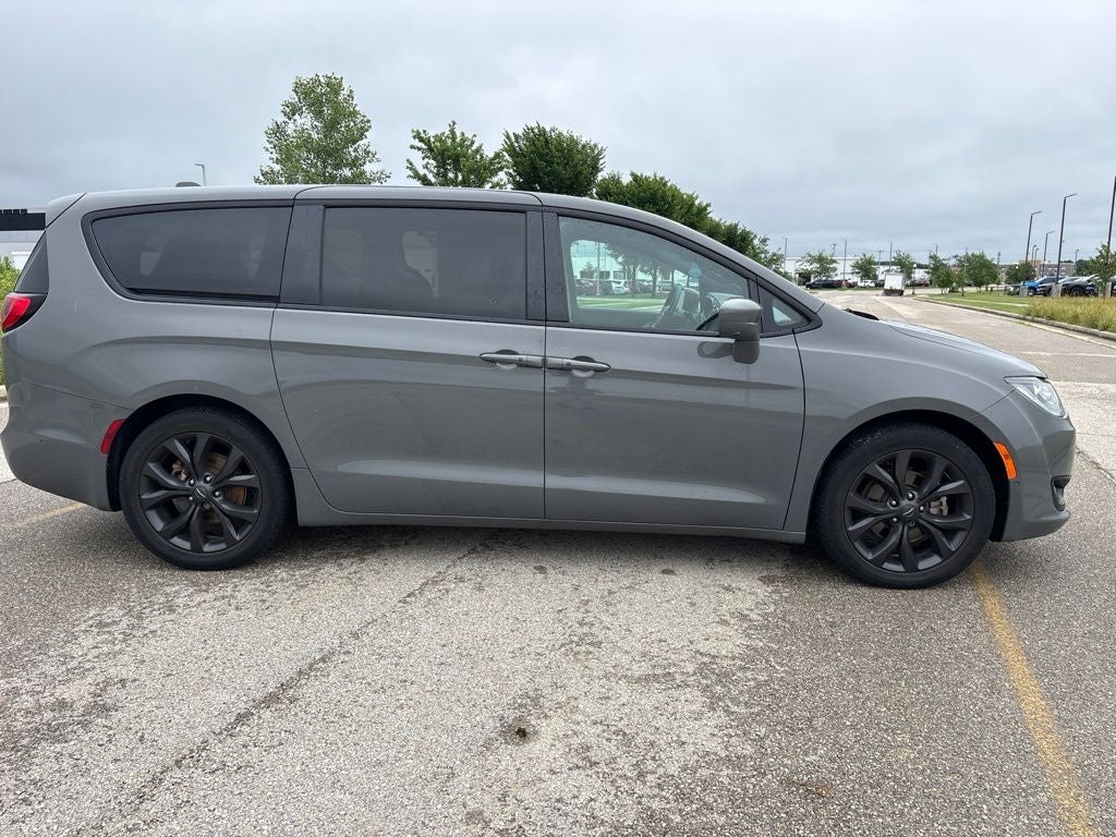 2020 Chrysler Pacifica Touring