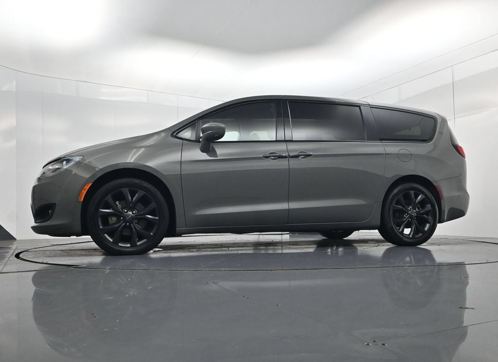 2020 Chrysler Pacifica Touring