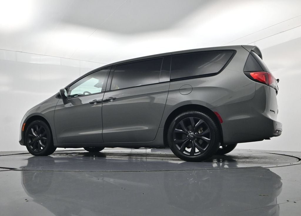 2020 Chrysler Pacifica Touring