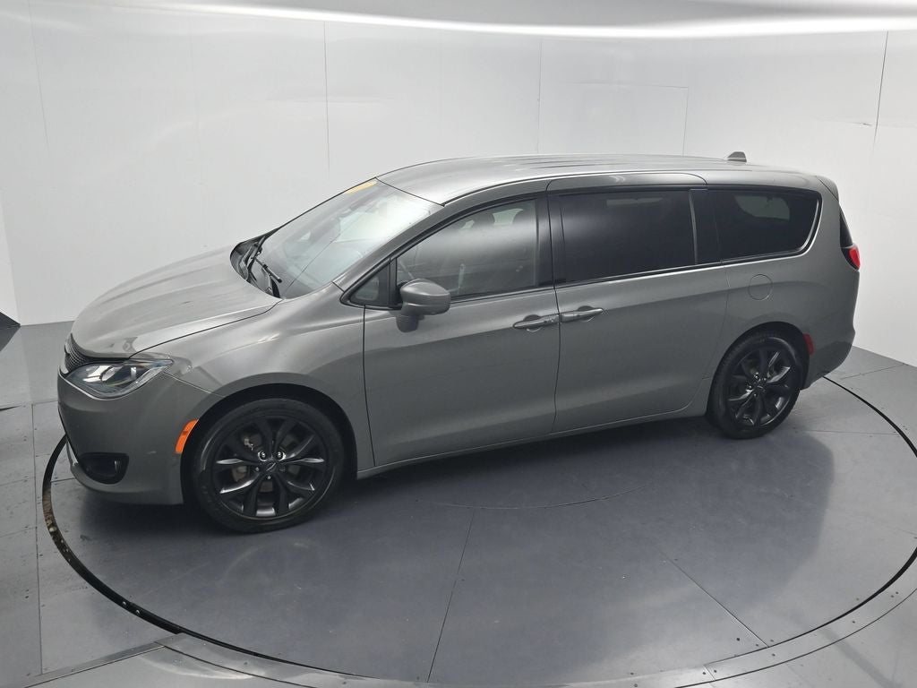 2020 Chrysler Pacifica Touring