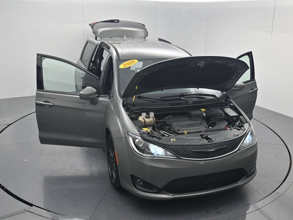 2020 Chrysler Pacifica Touring