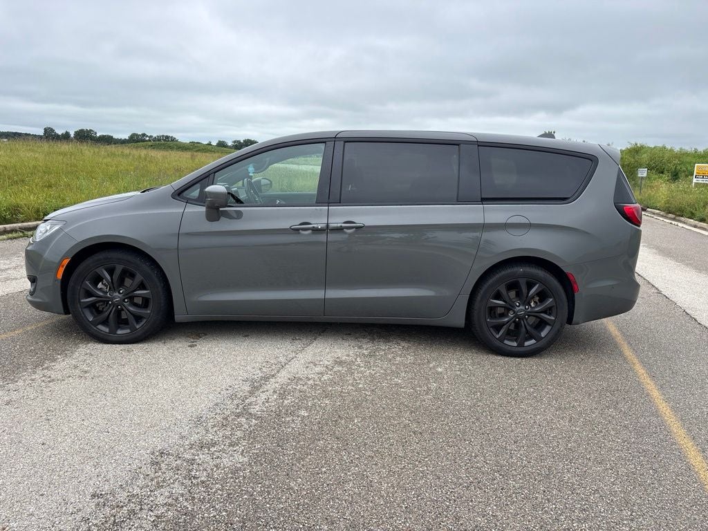2020 Chrysler Pacifica Touring