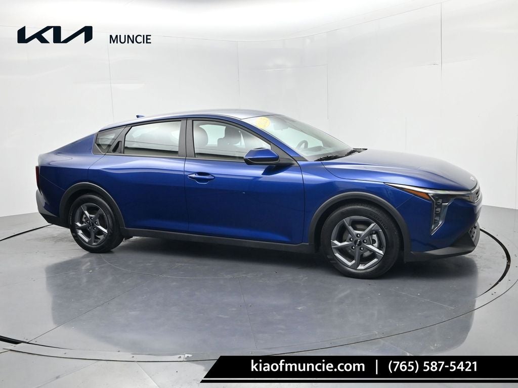 2025 Kia K4 LXS AT's photo