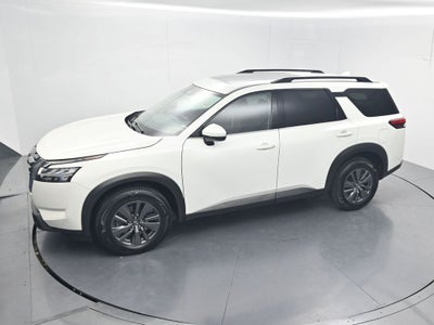 2022 Nissan Pathfinder SV