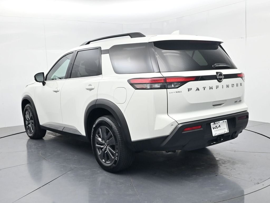 2022 Nissan Pathfinder SV