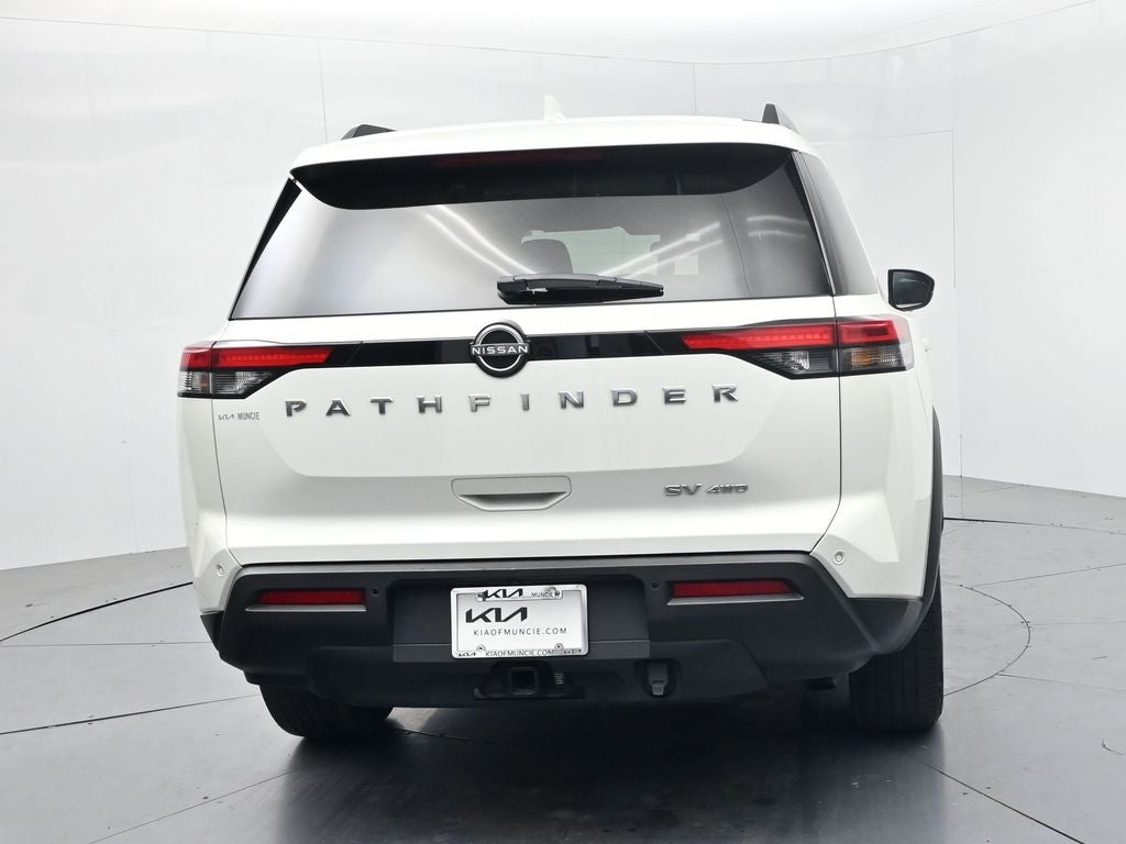 2022 Nissan Pathfinder SV