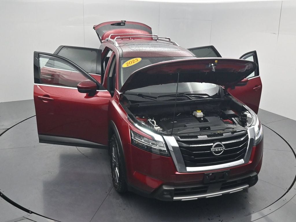 2023 Nissan Pathfinder SL