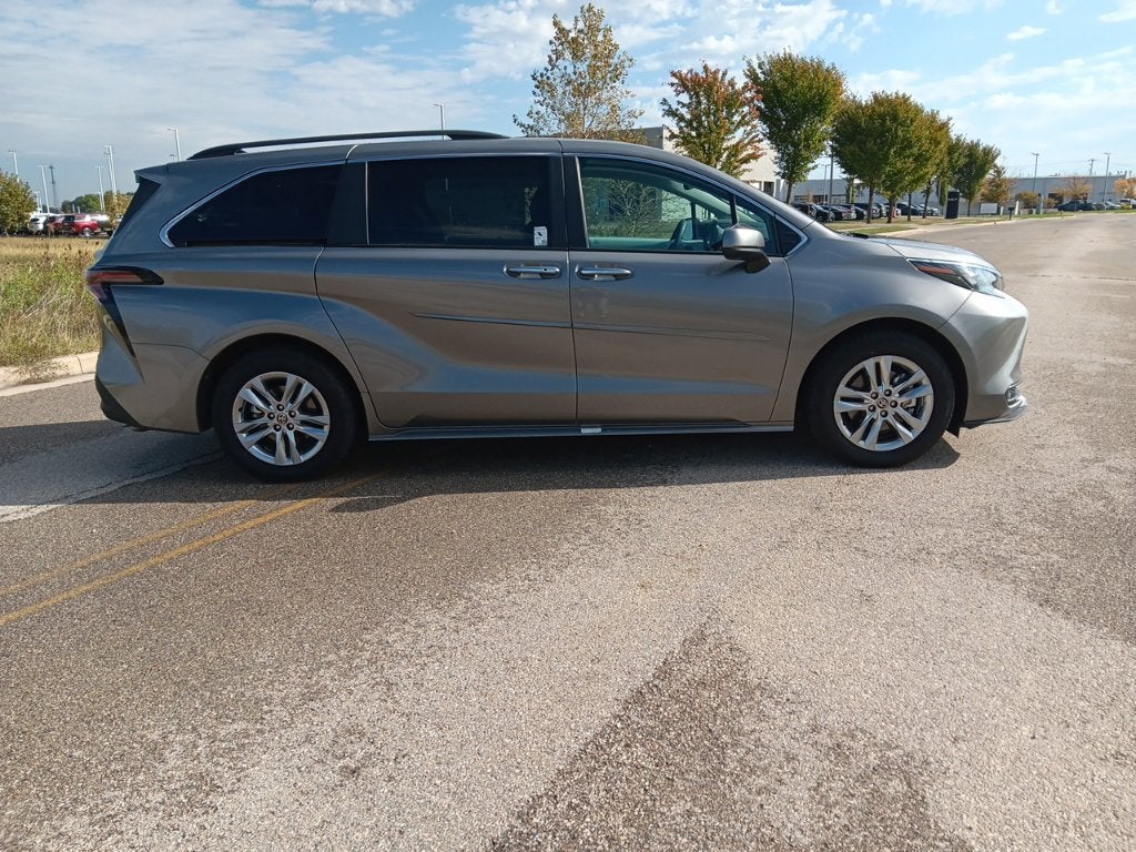 2026 Toyota Sienna XLE 7 Passenger