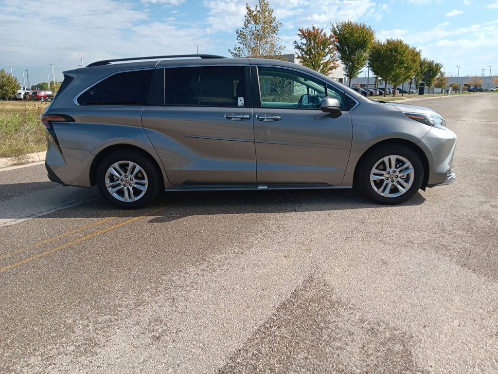 2026 Toyota Sienna XLE 7 Passenger