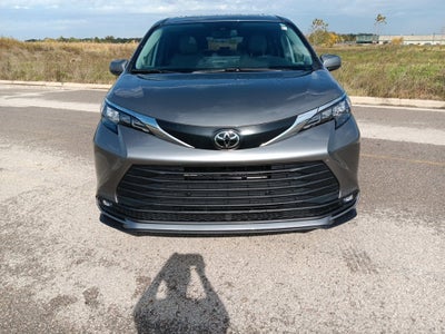 2026 Toyota Sienna XLE 7 Passenger