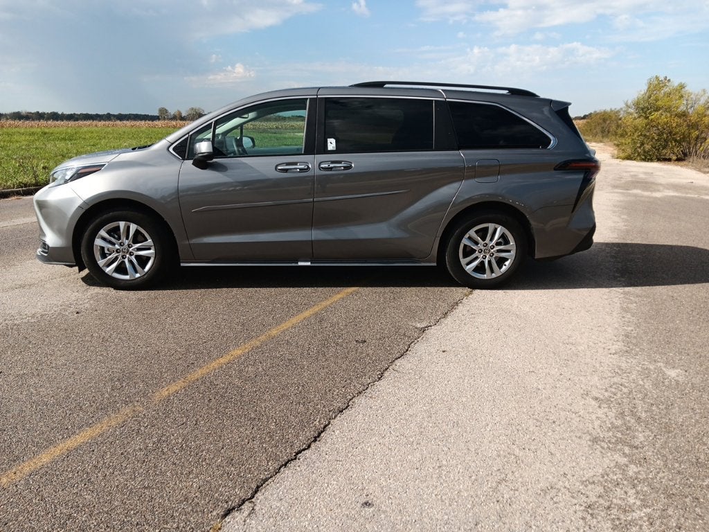 2026 Toyota Sienna XLE 7 Passenger