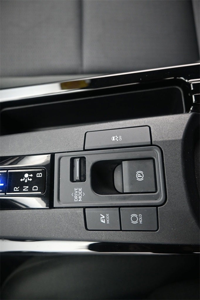 2025 Toyota Prius LE