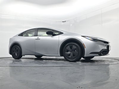 2025 Toyota Prius LE