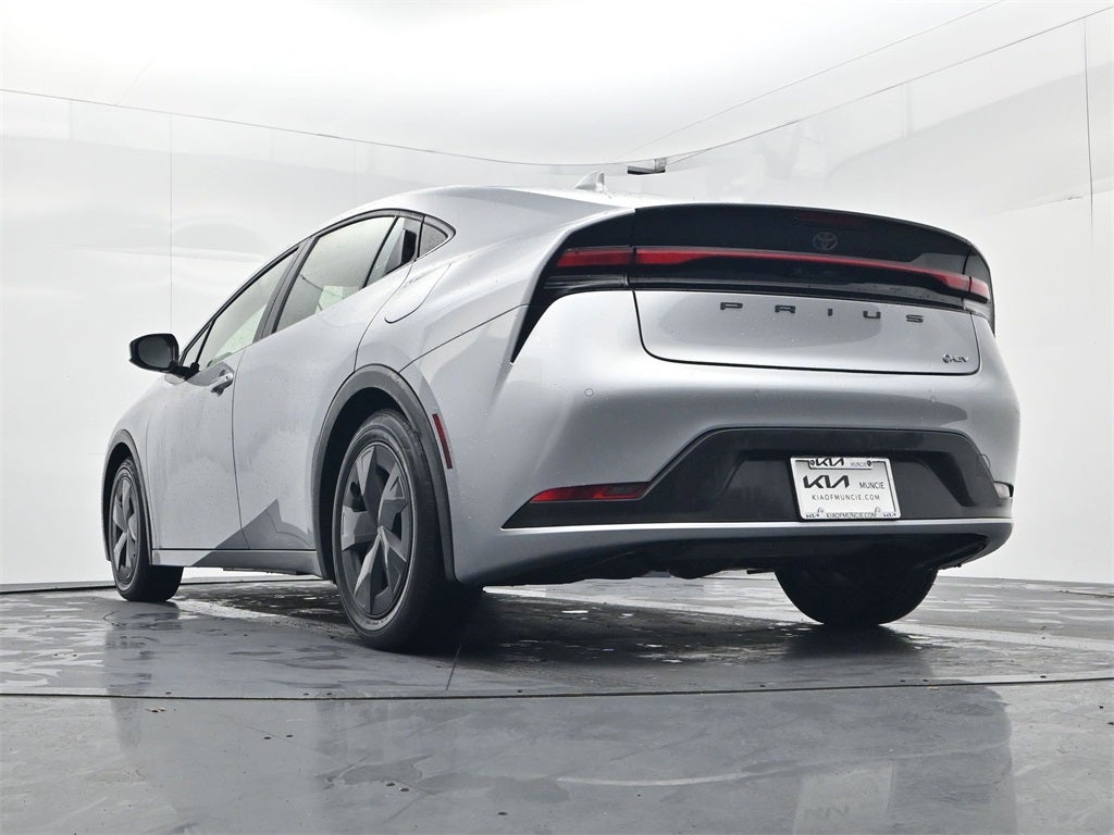 2025 Toyota Prius LE