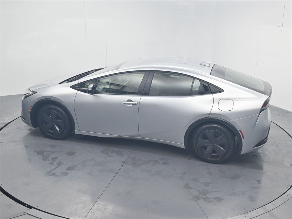 2025 Toyota Prius LE