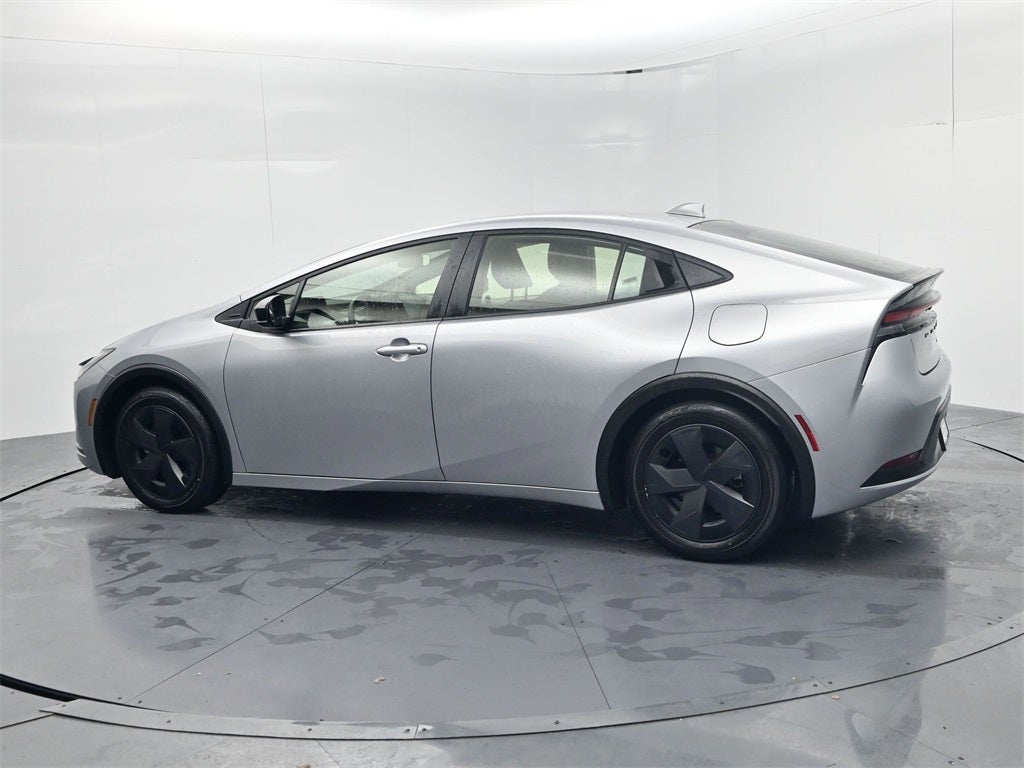 2025 Toyota Prius LE