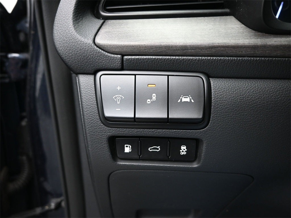 2020 Kia Cadenza Technology