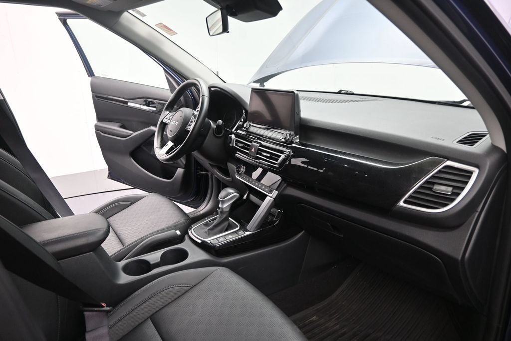 2023 Kia Seltos EX