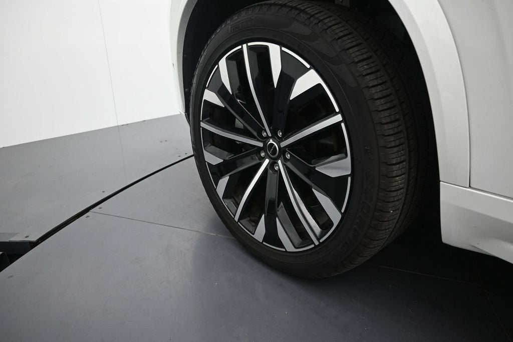 2025 Volvo XC90 B5 Plus 2025.5