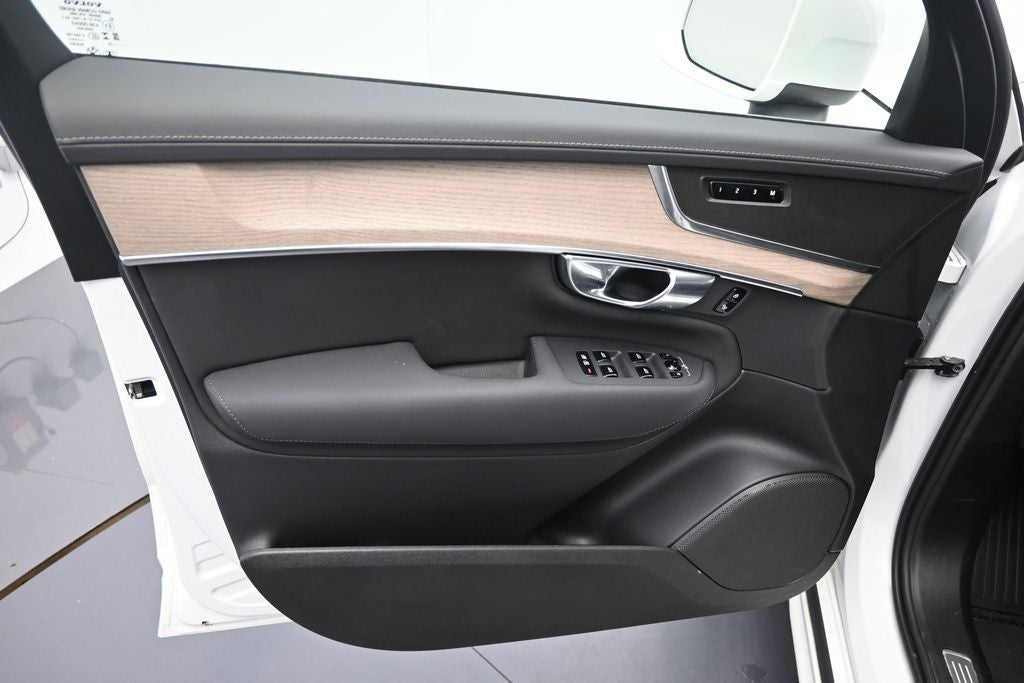2025 Volvo XC90 B5 Plus 2025.5