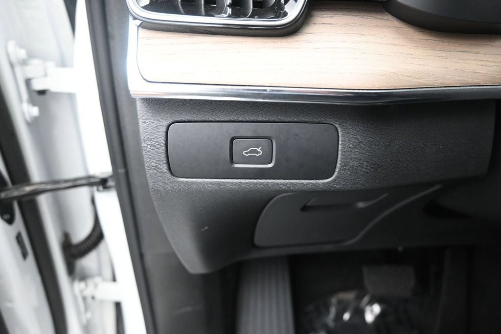 2025 Volvo XC90 B5 Plus 2025.5