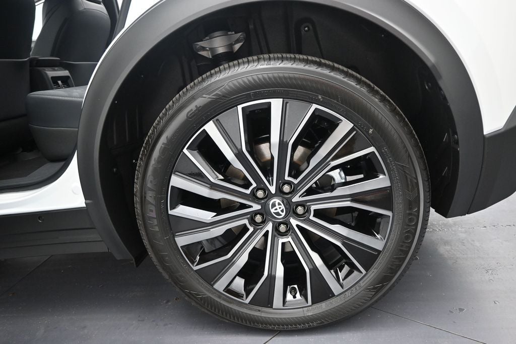 2026 Toyota C-HR XSE