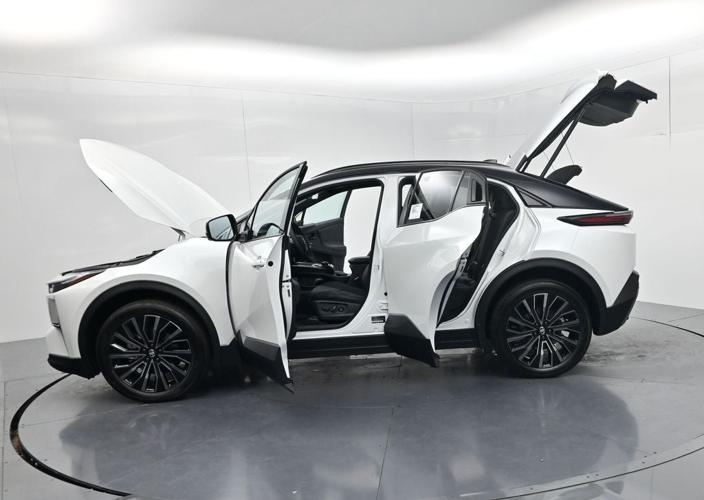 2026 Toyota C-HR XSE