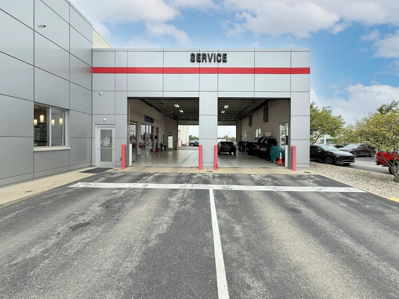 Toyota-trained technicians in the Toyota of Muncie service department